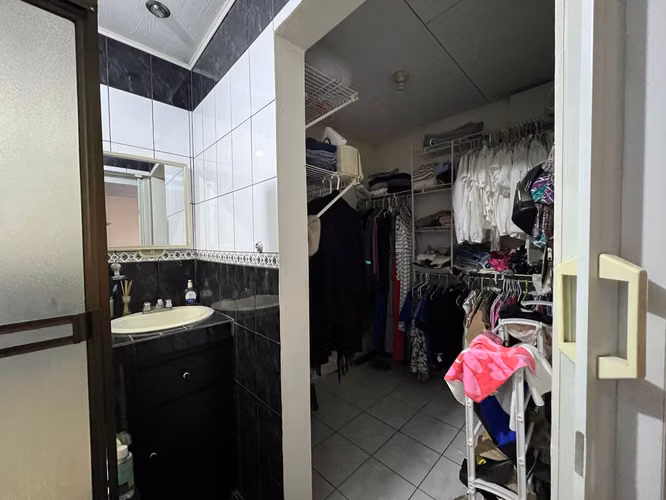Venta de casa en un amplio lote ubicado en zona ligeramente rural - Imagen 11