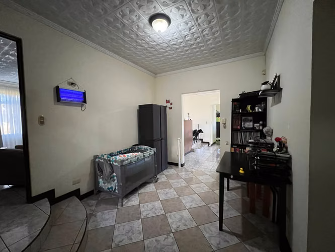 Venta de casa en un amplio lote ubicado en zona ligeramente rural - Imagen 8