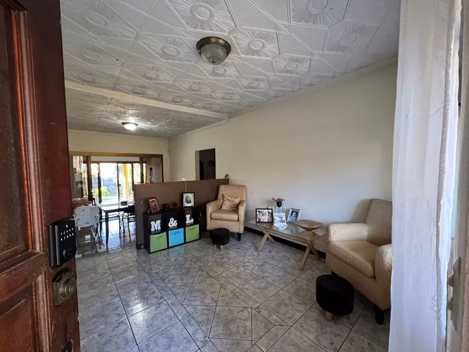 Venta de casa en un amplio lote ubicado en zona ligeramente rural - Imagen 4