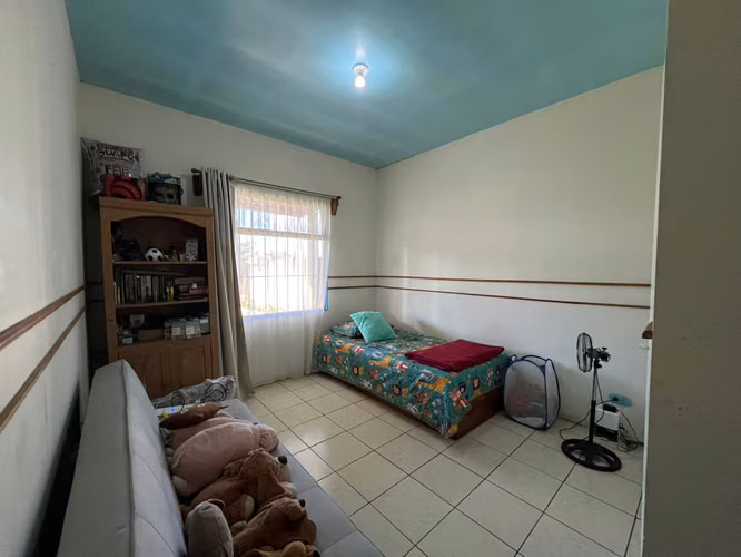Venta de casa en un amplio lote ubicado en zona ligeramente rural - Imagen 13