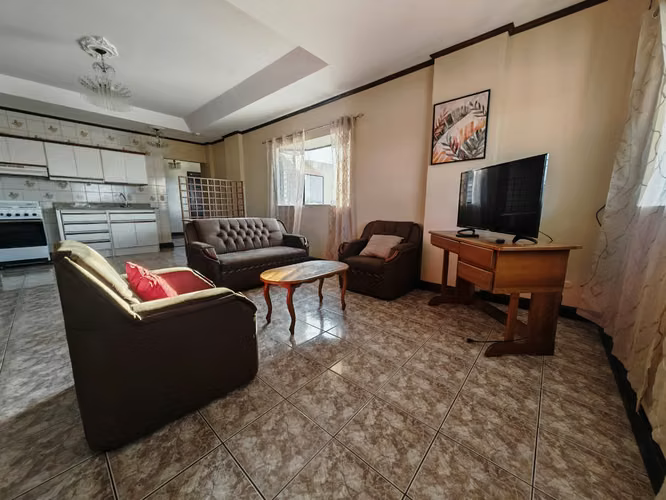 Se alquila apartamento amoblado en Rohrmoser.
