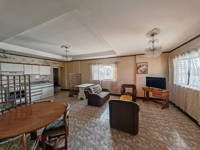 Se alquila apartamento amoblado en Rohrmoser.
