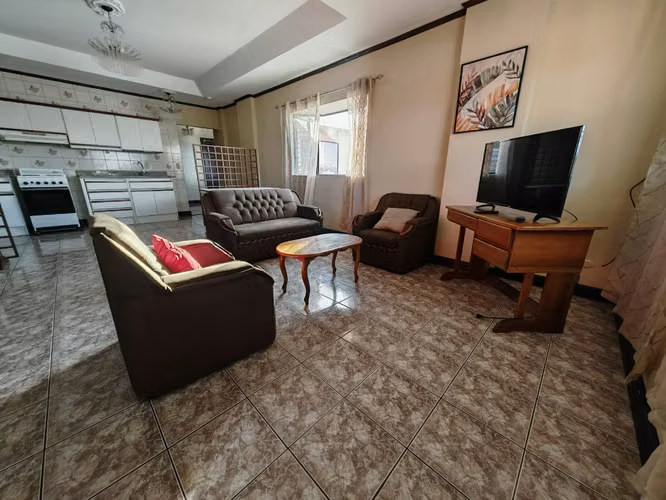 Se alquila apartamento amoblado en Rohrmoser.