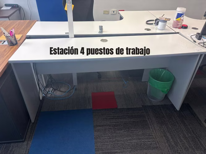 Estación de trabajo para 4 personas sin gavetas
