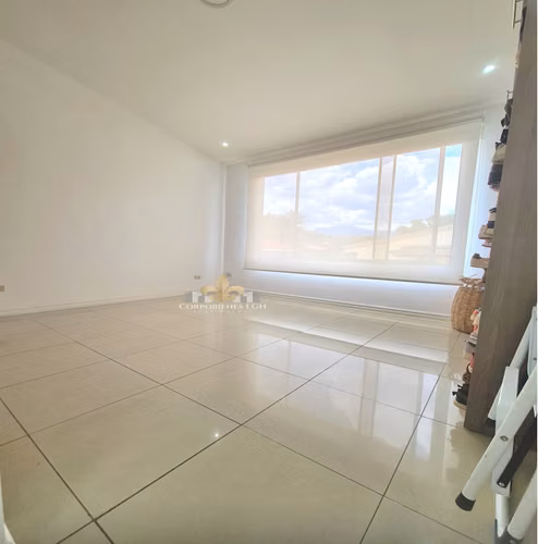 Se vende hermosa casa en condominio, remodelada Guachupelin en Escazú