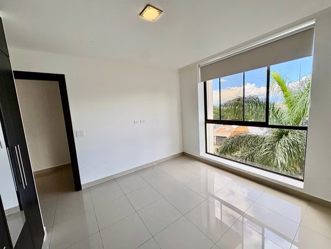 RESIDENCIAL ALTOS DEL HORIZONTE! MODERNO APARTAMENTO DE 2 HAB/1.5BAÑOS/2PARQUEOS/BALCON - Imagen 7
