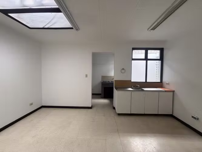 Casa para oficinas de 150 m² cerca de Plaza Roosvelt, San Pedro de Montes de Oca. - Imagen 3