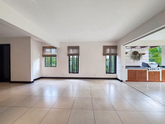 VENTA DE CASA EN RIO ORO - Imagen 2
