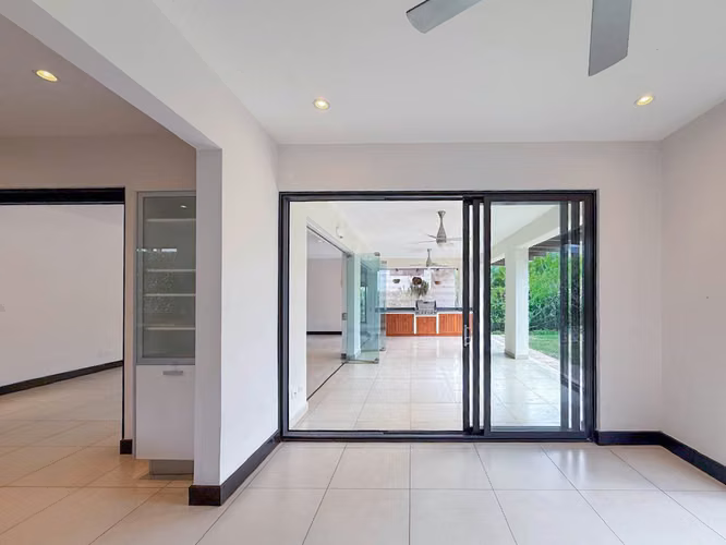 VENTA DE CASA EN RIO ORO - Imagen 5