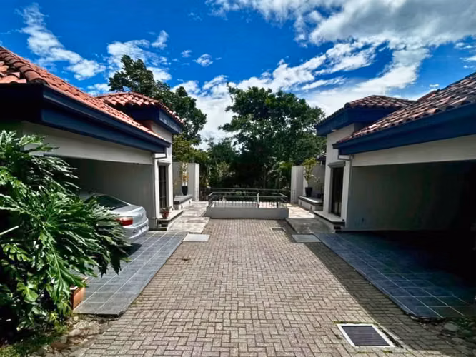 FAMILY HOME FOR SALE OR RENT IN LOS LAURELES, ESCAZU