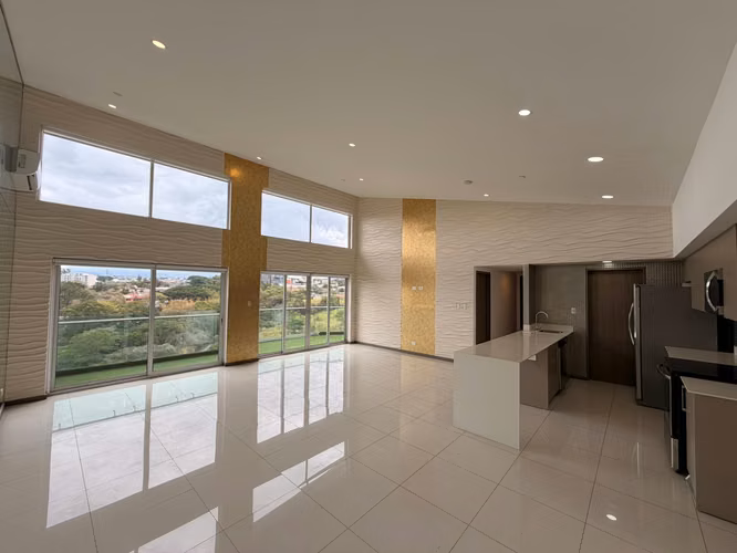 VENTA¡ ROHRMOSER PENTHOUSE CON VISTAS 2 HABÇ/2BAÑOS 3 PARQUEOS