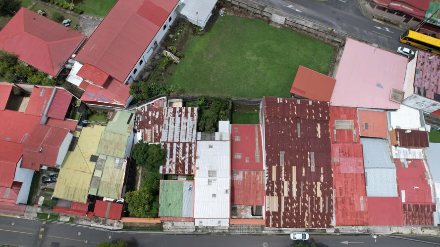 Venta de Casa + 3 Apartamentos en Cinco Esquinas de Tibás | Oportunidad de Inversión