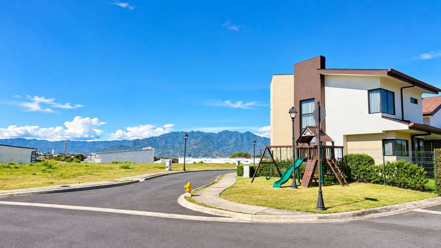 SE VENDE Casa NUEVA Condominio Santo Tomás Heredia Santo Domingo | YZB - Imagen 17