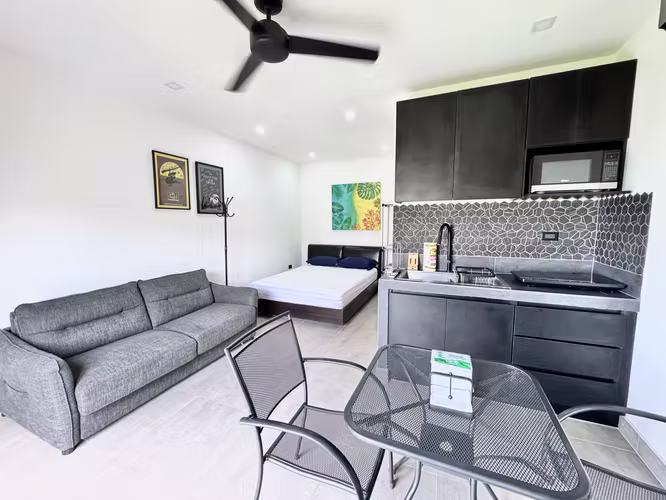 Elegante Casa con Piscina Privada en Residencial Mediterráneo, Playas del Coco - Imagen 12