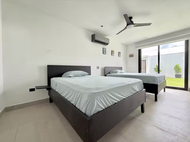 Elegante Casa con Piscina Privada en Residencial Mediterráneo, Playas del Coco - Imagen 10