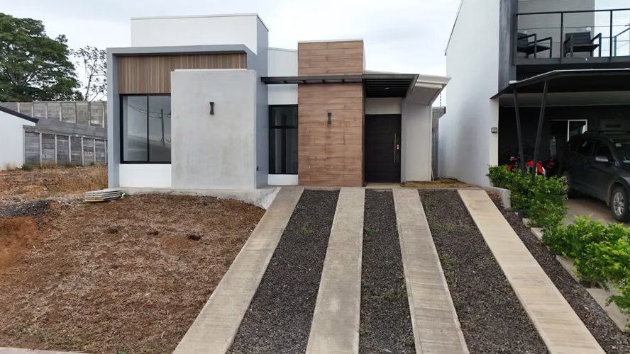 Casa nueva en Grecia en condominio es moderna, amplia y con excelentes amenidades