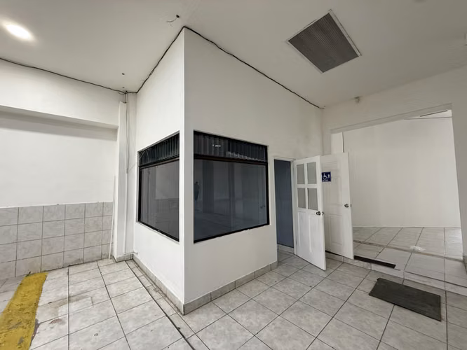 G.A. Se Vende Edificio con fábrica de Siropes y Apartamentos, Heredia.