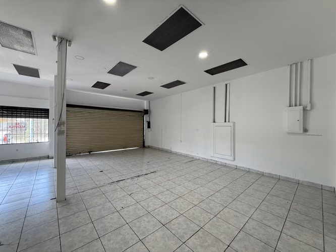 G.A. Se Vende Edificio con fábrica de Siropes y Apartamentos, Heredia.