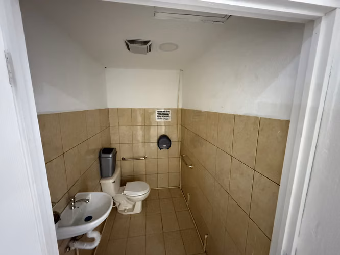 G.A. Se Vende Edificio con fábrica de Siropes y Apartamentos, Heredia.