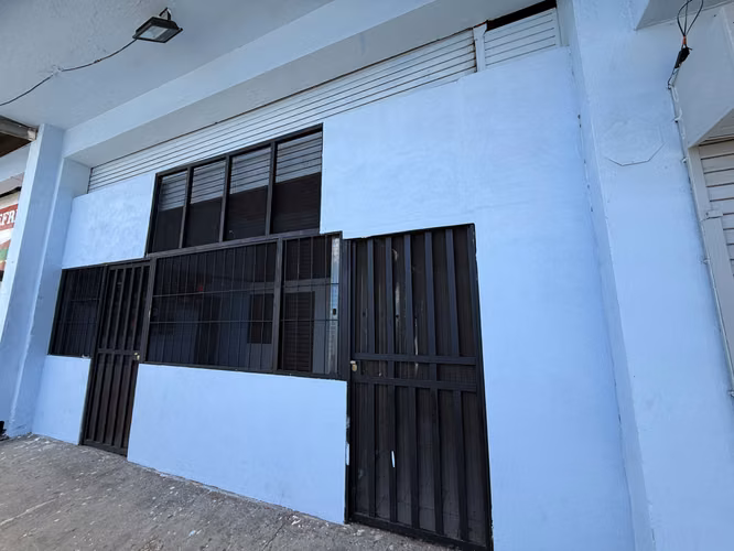 G.A. Se Vende Edificio con fábrica de Siropes y Apartamentos, Heredia.