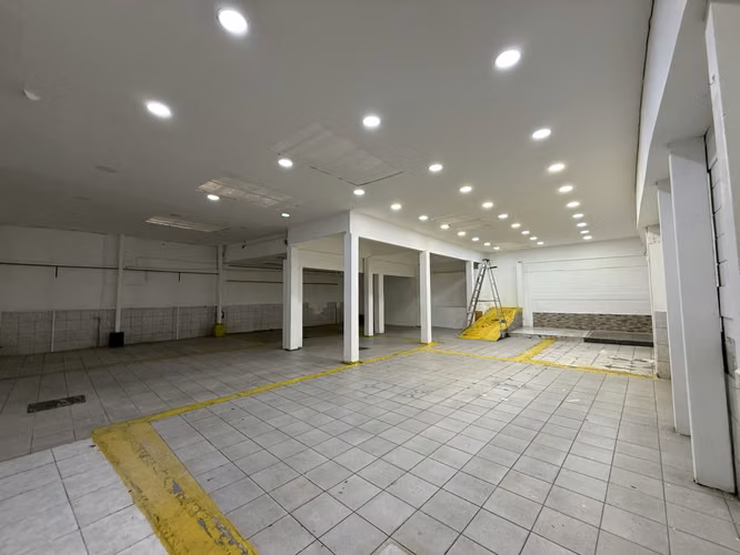 G.A. Se Vende Edificio con fábrica de Siropes y Apartamentos, Heredia.