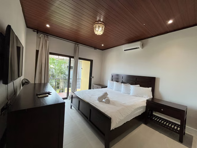 Alquilo casa amueblada en Punta Leona, incluye los servicios y servicio de limpieza