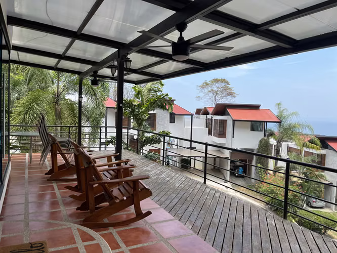 Alquilo casa amueblada en Punta Leona, incluye los servicios y servicio de limpieza