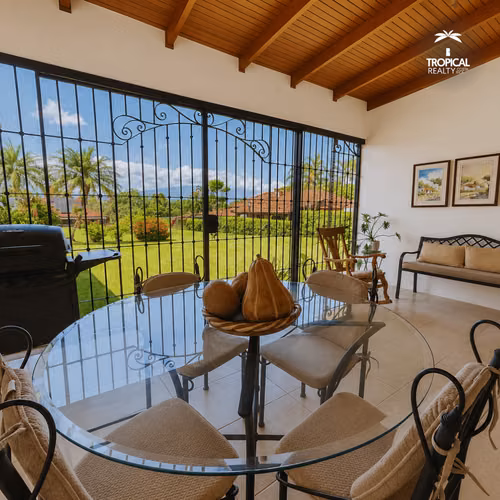 Casa Remodelada de Una Planta en Venta en Piedades de Santa Ana con Amplio Terreno y Privacidad - Imagen 14