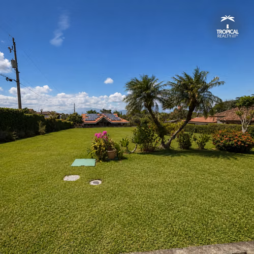 Casa Remodelada de Una Planta en Venta en Piedades de Santa Ana con Amplio Terreno y Privacidad - Imagen 16