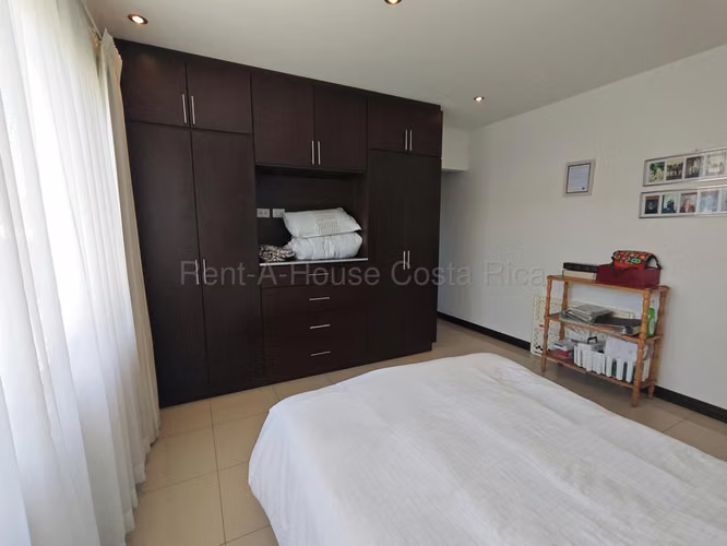 VENTA de Casa en Condominio en San Vicente de Moravia con Patio Privado y Excelente Ubicación - Imagen 11