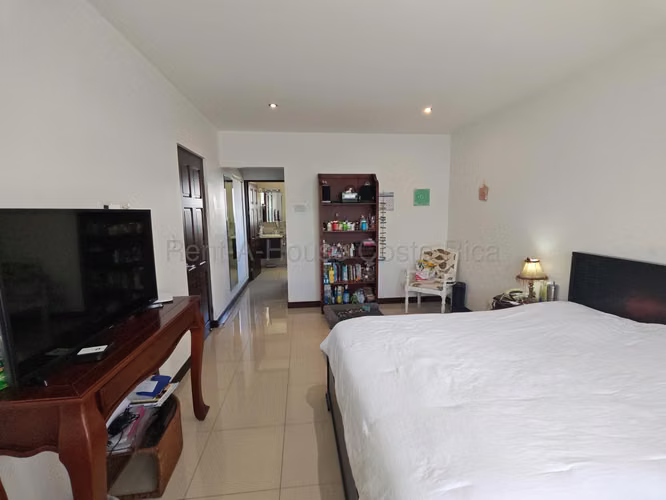 VENTA de Casa en Condominio en San Vicente de Moravia con Patio Privado y Excelente Ubicación - Imagen 13