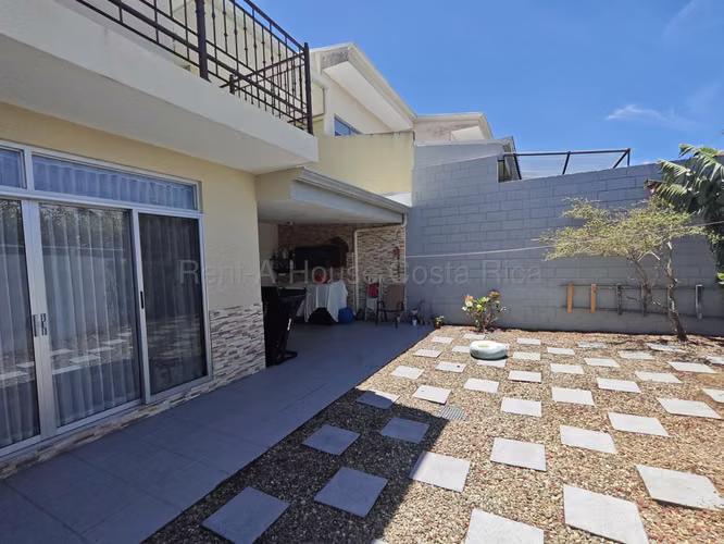 VENTA de Casa en Condominio en San Vicente de Moravia con Patio Privado y Excelente Ubicación - Imagen 18