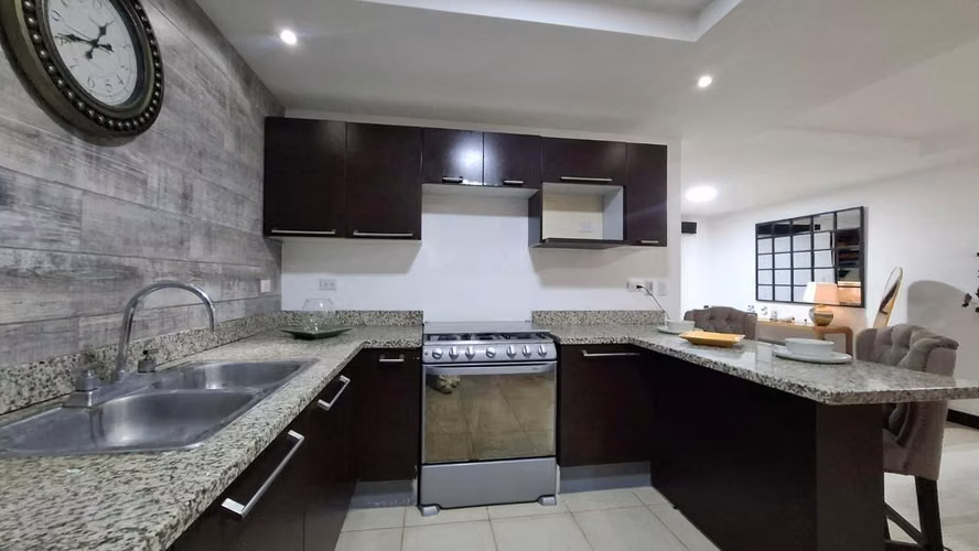 venta de Casa amoblada en Condominio Santa Ana Hills - Imagen 12