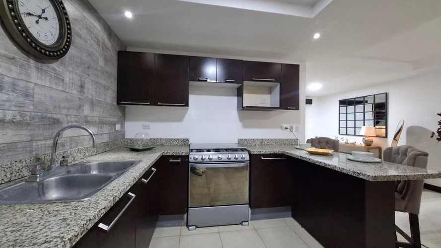 venta de Casa amoblada en Condominio Santa Ana Hills - Imagen 13