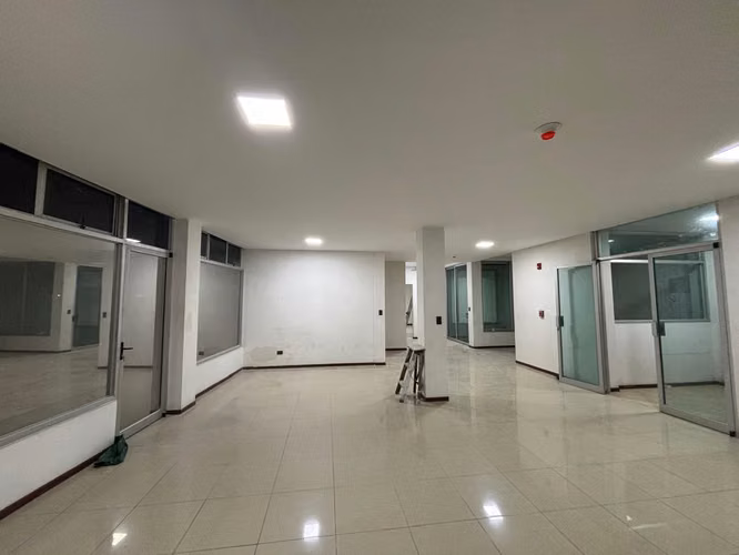 Alquiler Edificio  Corporativo 946m² - Estratégico Heredia