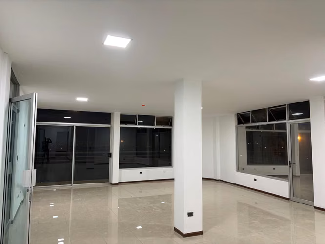 Alquiler Edificio  Corporativo 946m² - Estratégico Heredia