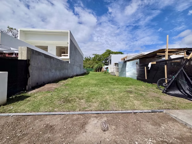 LOTE EN VENTA EN CONDOMINIO CON 406 MTS EN SANTA ANA - Imagen 5