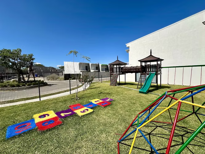 LOTE EN VENTA EN CONDOMINIO CON 406 MTS EN SANTA ANA - Imagen 14