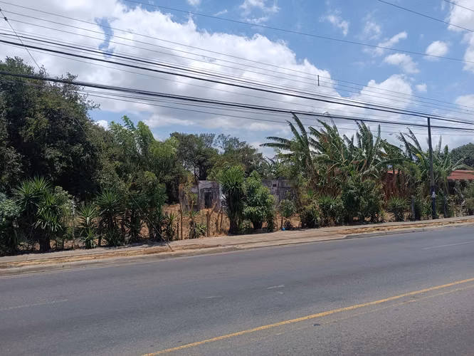 Vendo terreno muy cerca del Aeropuerto Juan S - Imagen 1