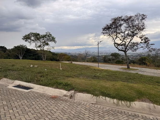 VENTA DE TERRENO EN RESIDENCIAL BARONS, SANTA BARBARA DE HEREDIA - Imagen 11