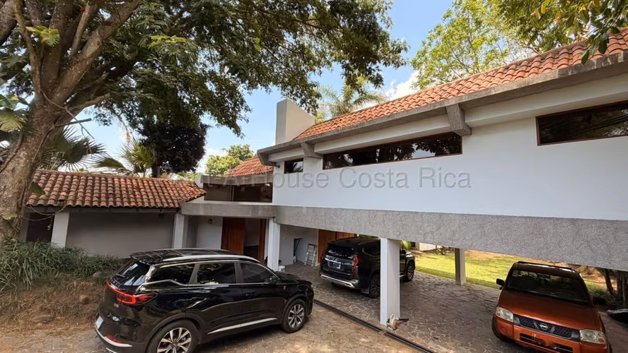 CASA EN VENTA EN ESCAZU-JABONCILLOS