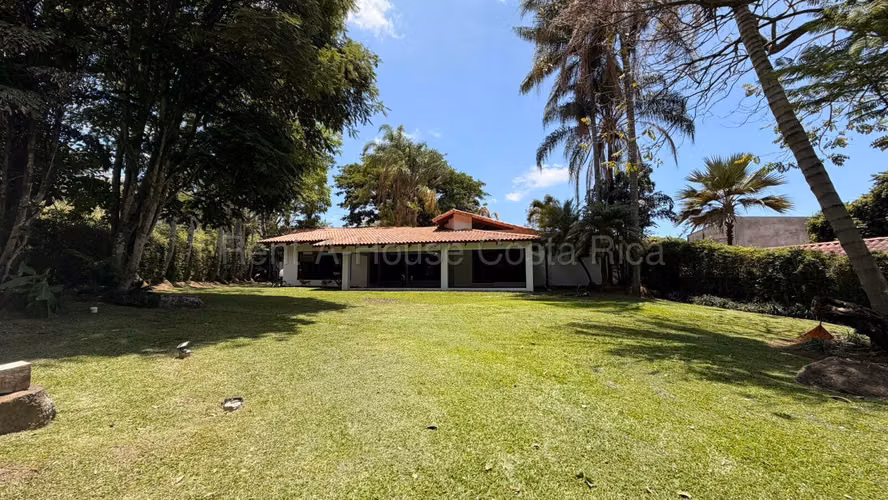 CASA EN VENTA EN ESCAZU-JABONCILLOS