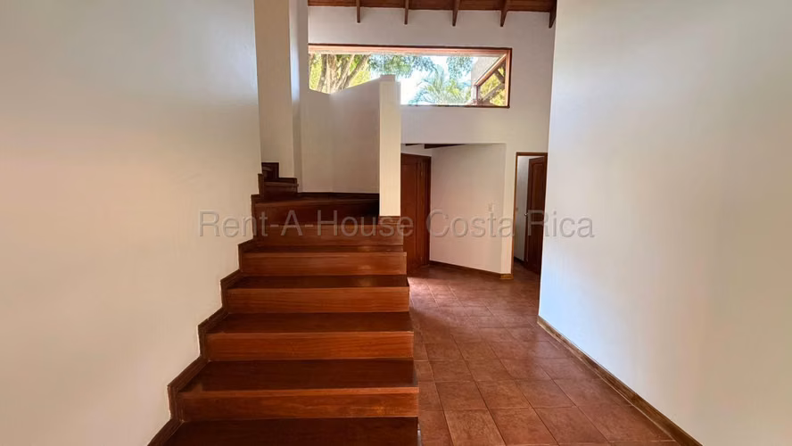 CASA EN VENTA EN ESCAZU-JABONCILLOS