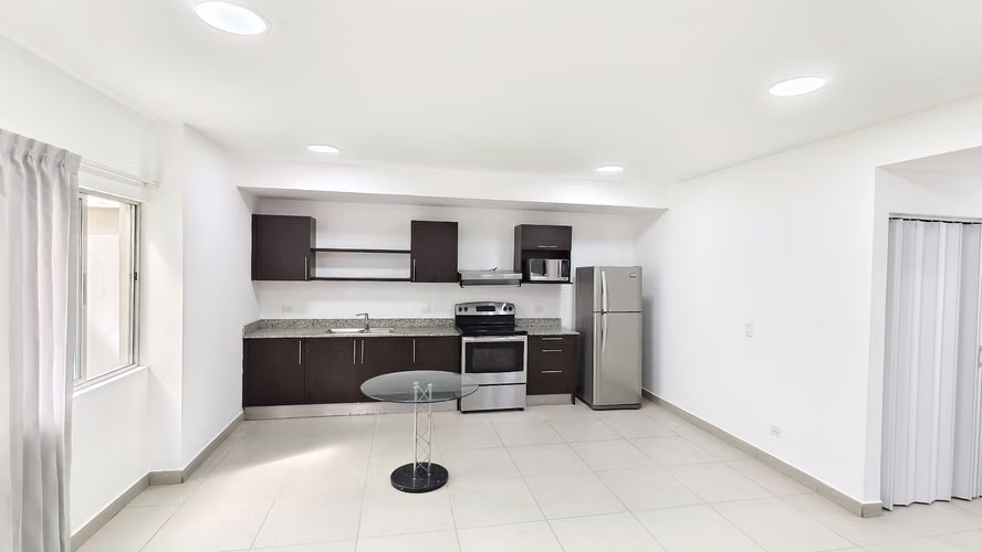 SE ALQUILA APARTAMENTO DE 2 HABITACIONES EN LA SABANA - Imagen 3