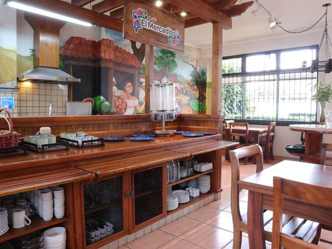 ALQUILER DE LOCAL PARA CAFETERIA EN LA SABANA
