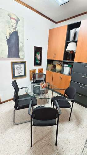 SE ALQUILA ESPACIO DE OFICINA/SERVICIOS EN LA SABANA