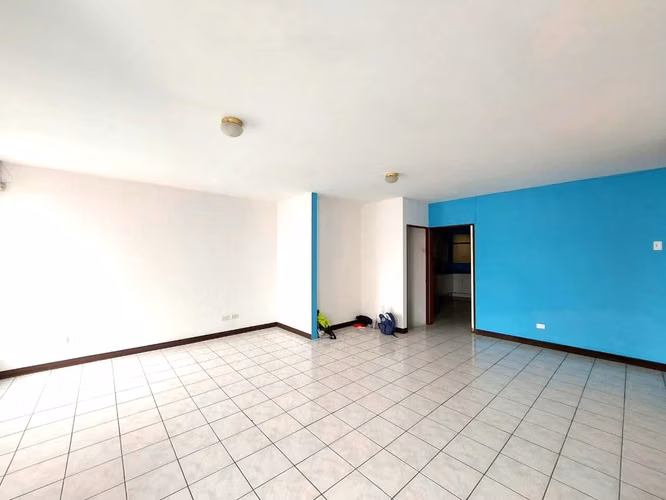 VENTA de Casa Espaciosa en Guadalupe con Potencial, cerca de la UCR-Betania-Circunvalacióm