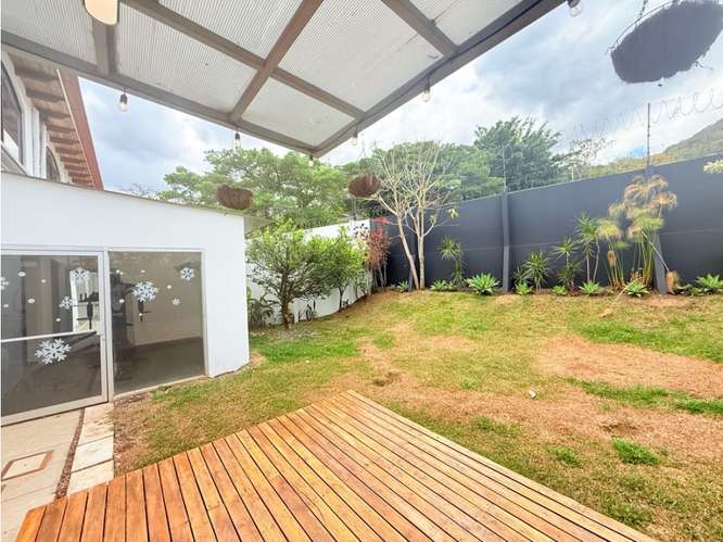 Renta amplia casa Jaboncillos Escazú - Imagen 6
