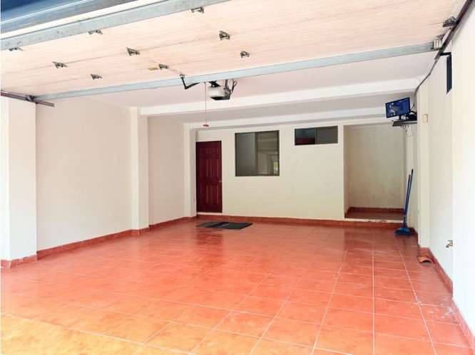 Renta amplia casa Jaboncillos Escazú - Imagen 4