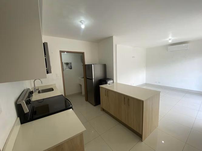 Se alquila apartamento en condominio San Nicolás de Bari, Santa Ana - Imagen 2